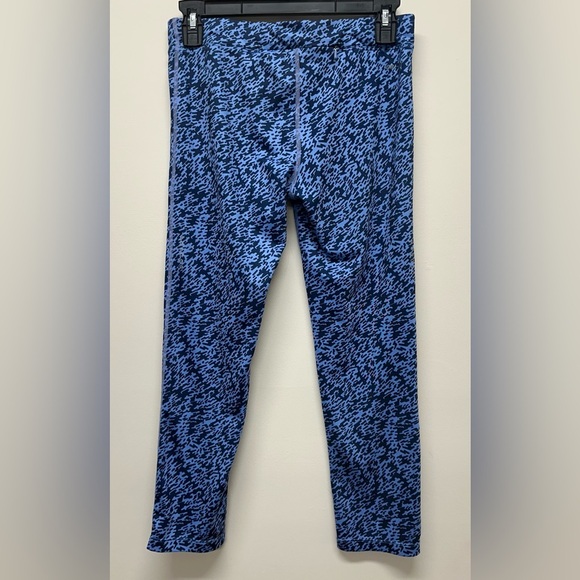 Nike women’s Dri-FIT Black and Blue Capri Leggings Size S - Picture 4 of 5